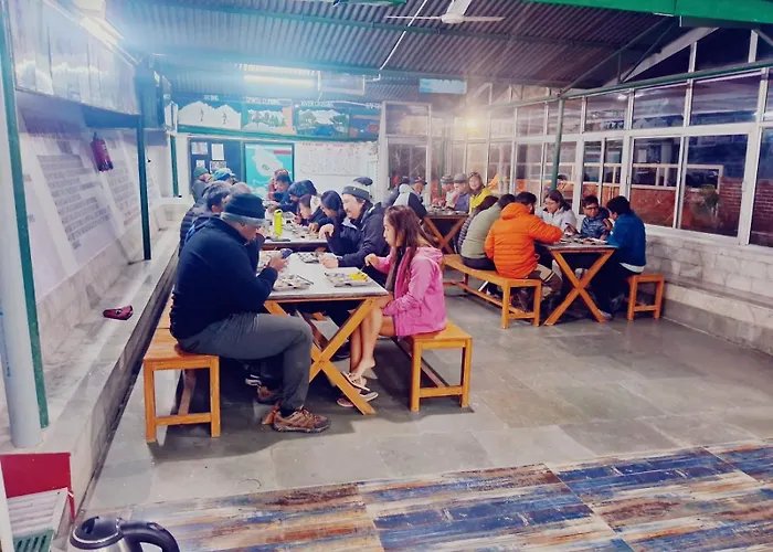 Himalayas Youth Hostel Kempty Mussoorie
