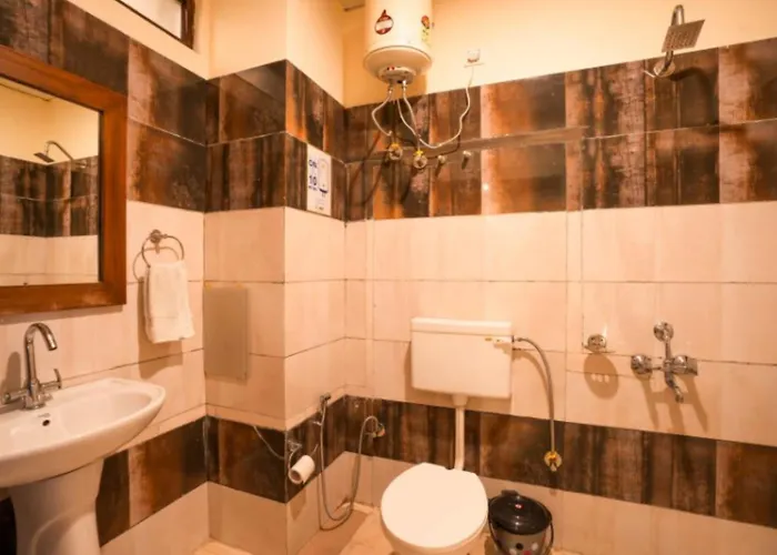 Gostops Mussoorie, Library Road